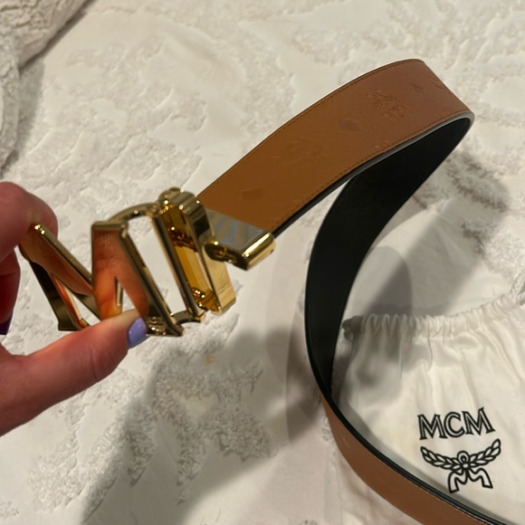 MCM designer reversible belt - Picture 2 of 6